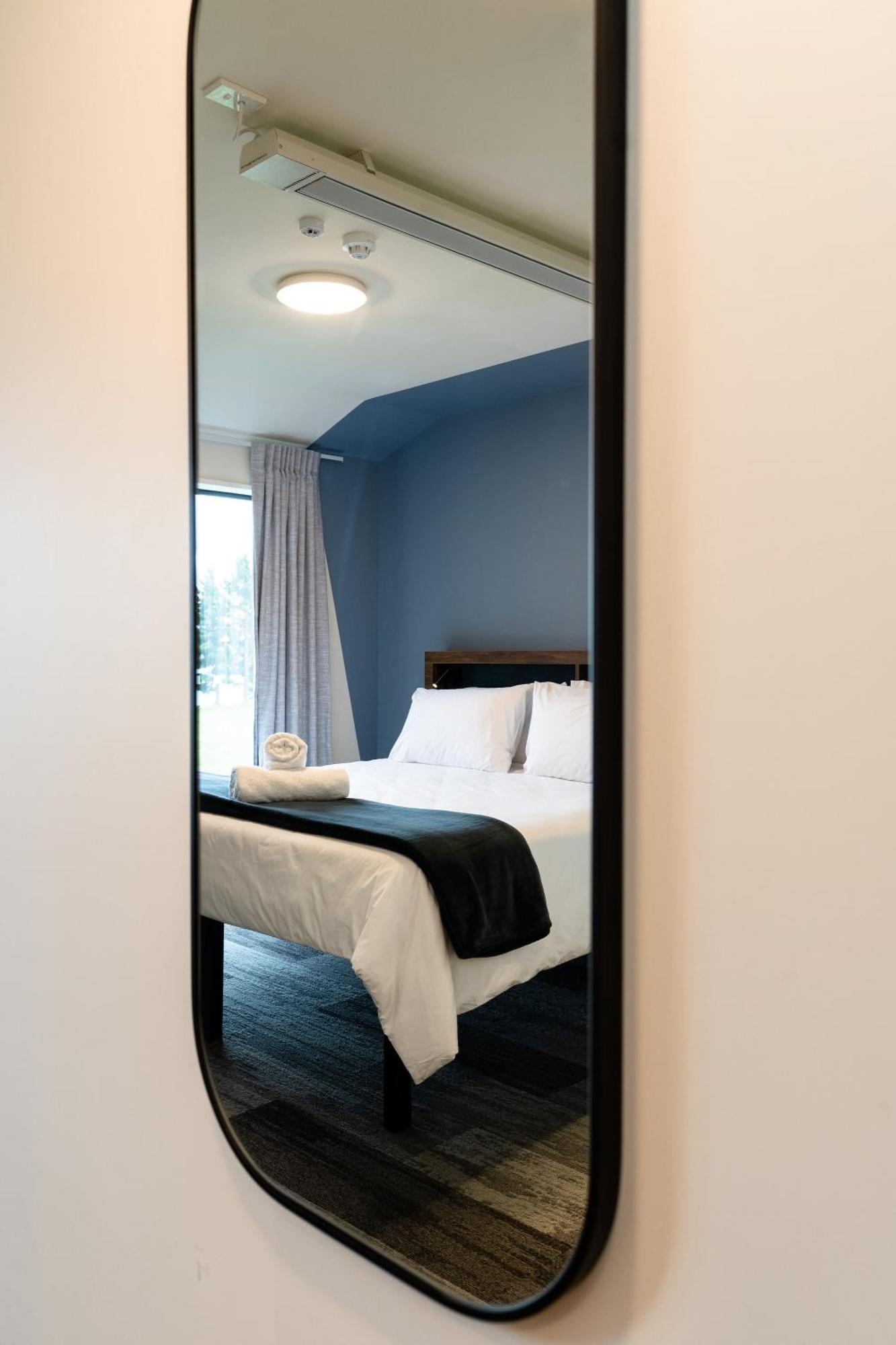 Haka House Rotorua Hostel Kültér fotó A mirror