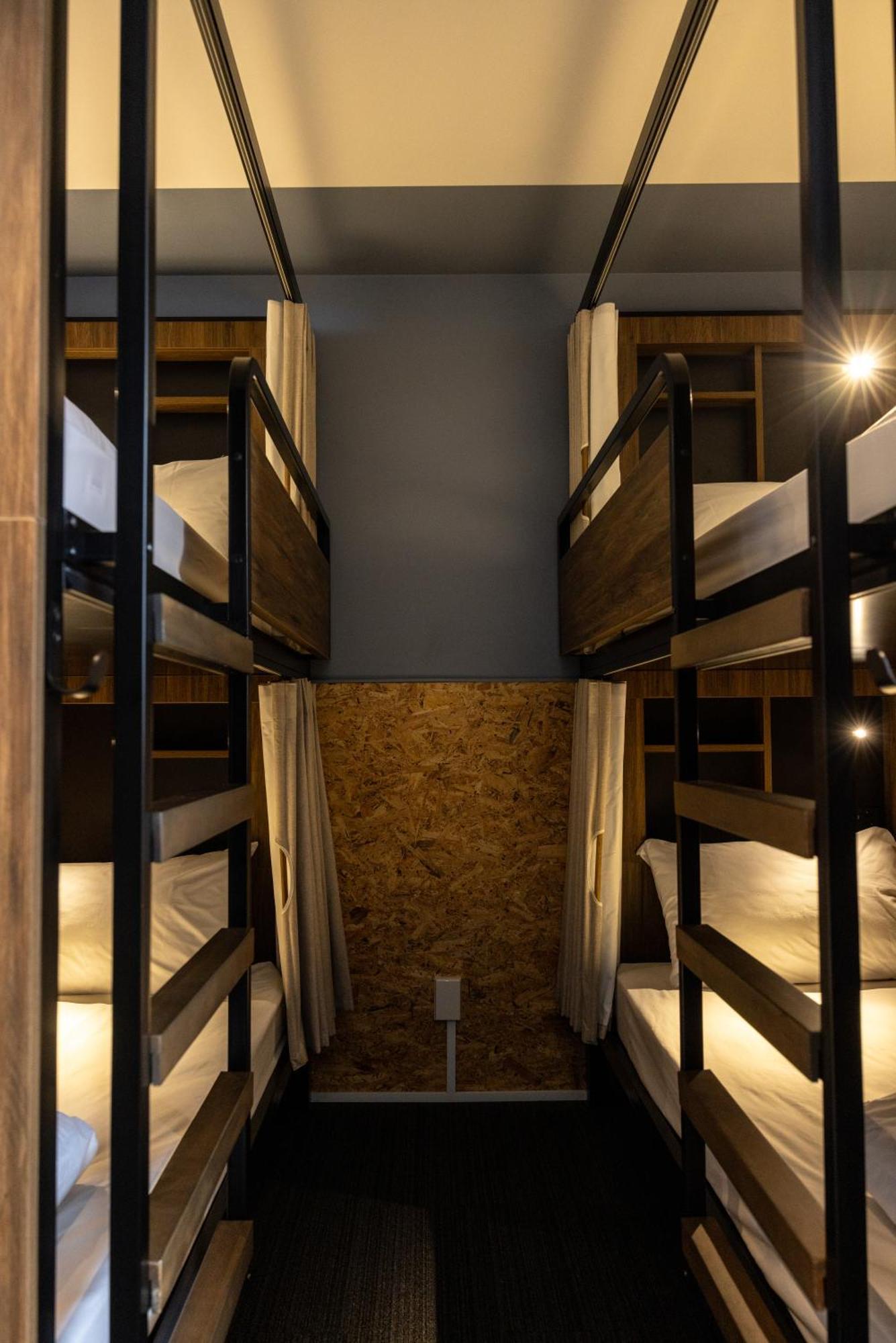 Haka House Rotorua Hostel Kültér fotó A capsule hotel in Tokyo